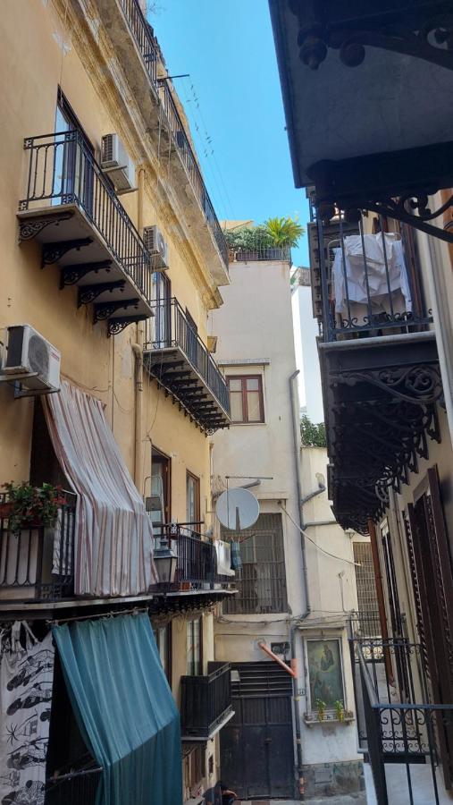 Appartamento In Pieno Centro I Mori E Le Dame Palermo Exterior foto